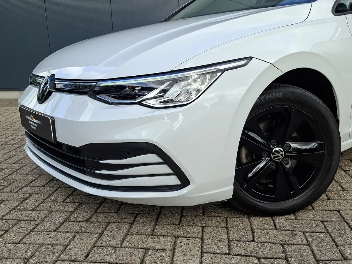1.0 Life AUTOMAAT * Parkeerhulp * Climate control * Carplay