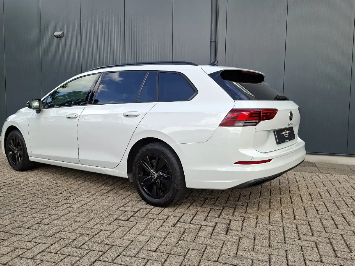 1.0 Life AUTOMAAT * Parkeerhulp * Climate control * Carplay