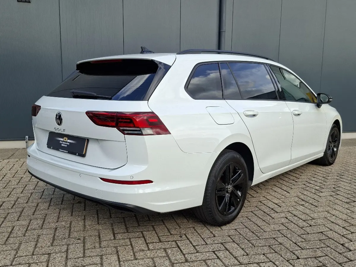 1.0 Life AUTOMAAT * Parkeerhulp * Climate control * Carplay