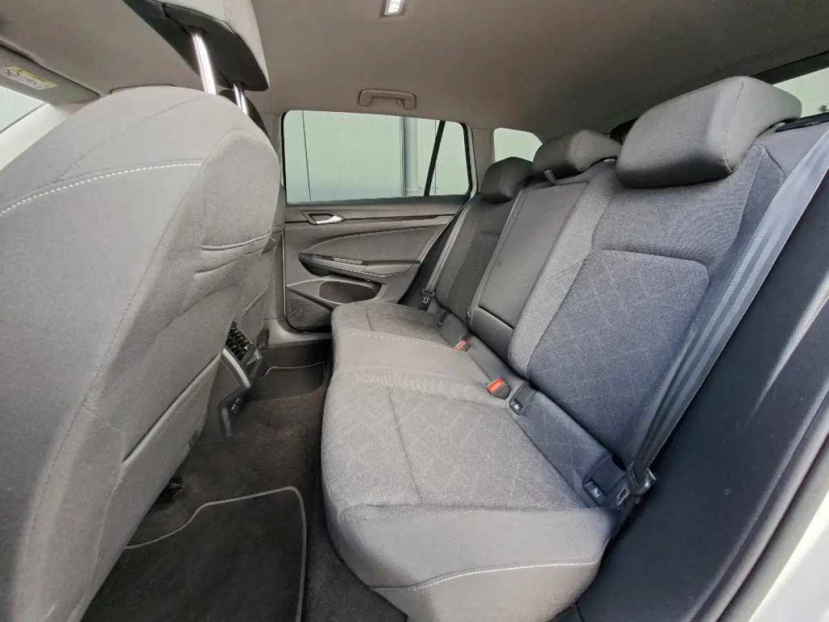 1.0 Life AUTOMAAT * Parkeerhulp * Climate control * Carplay