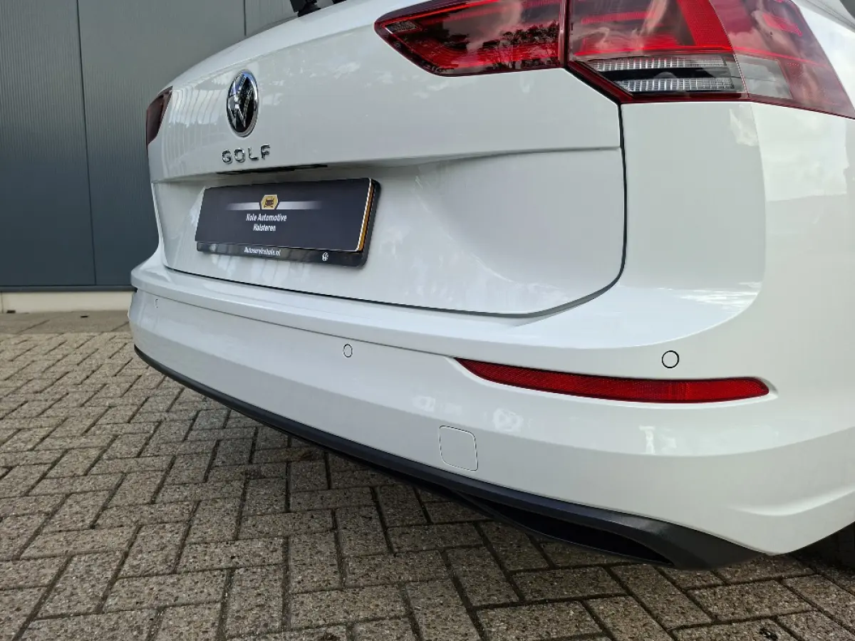 1.0 Life AUTOMAAT * Parkeerhulp * Climate control * Carplay