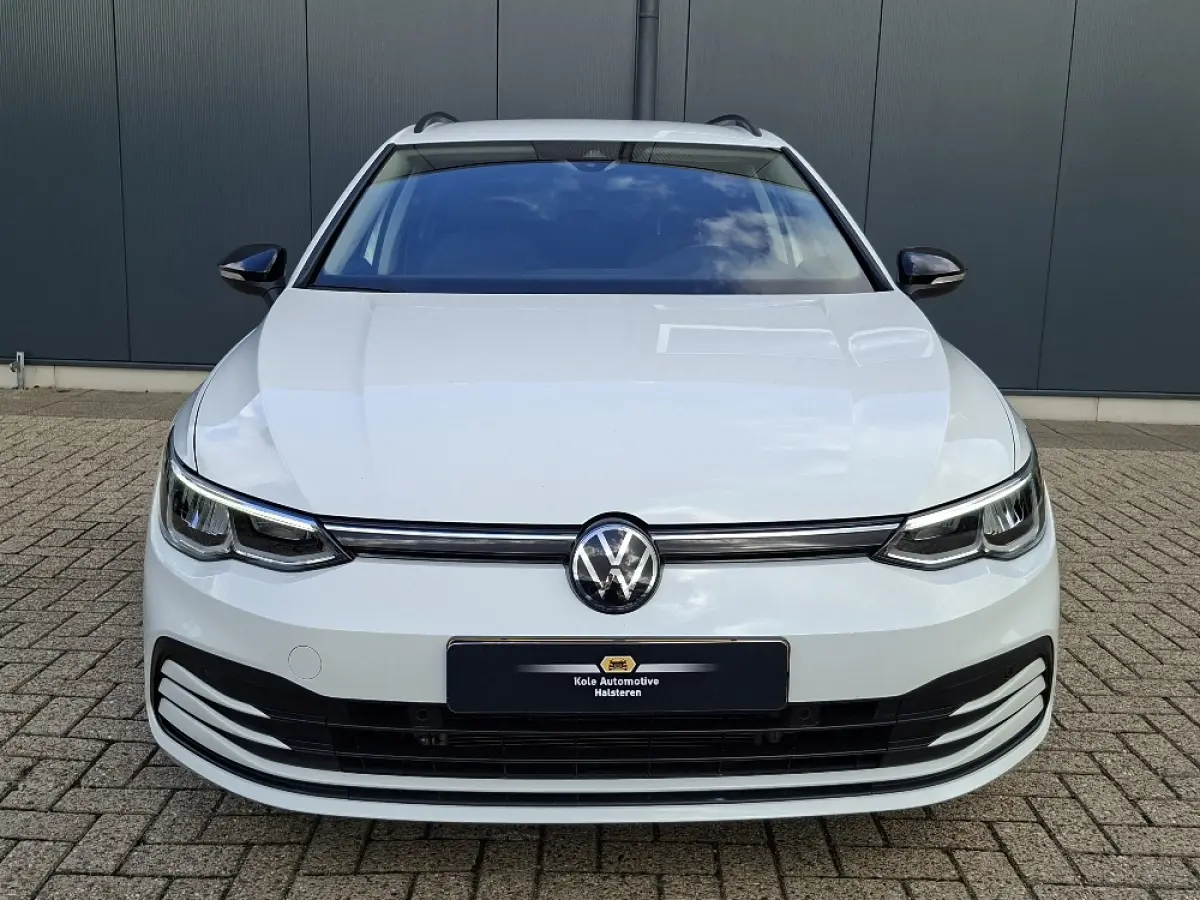 1.0 Life AUTOMAAT * Parkeerhulp * Climate control * Carplay