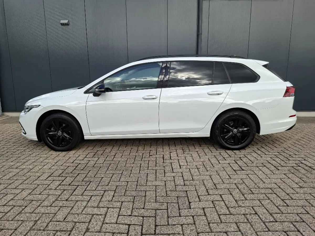 1.0 Life AUTOMAAT * Parkeerhulp * Climate control * Carplay