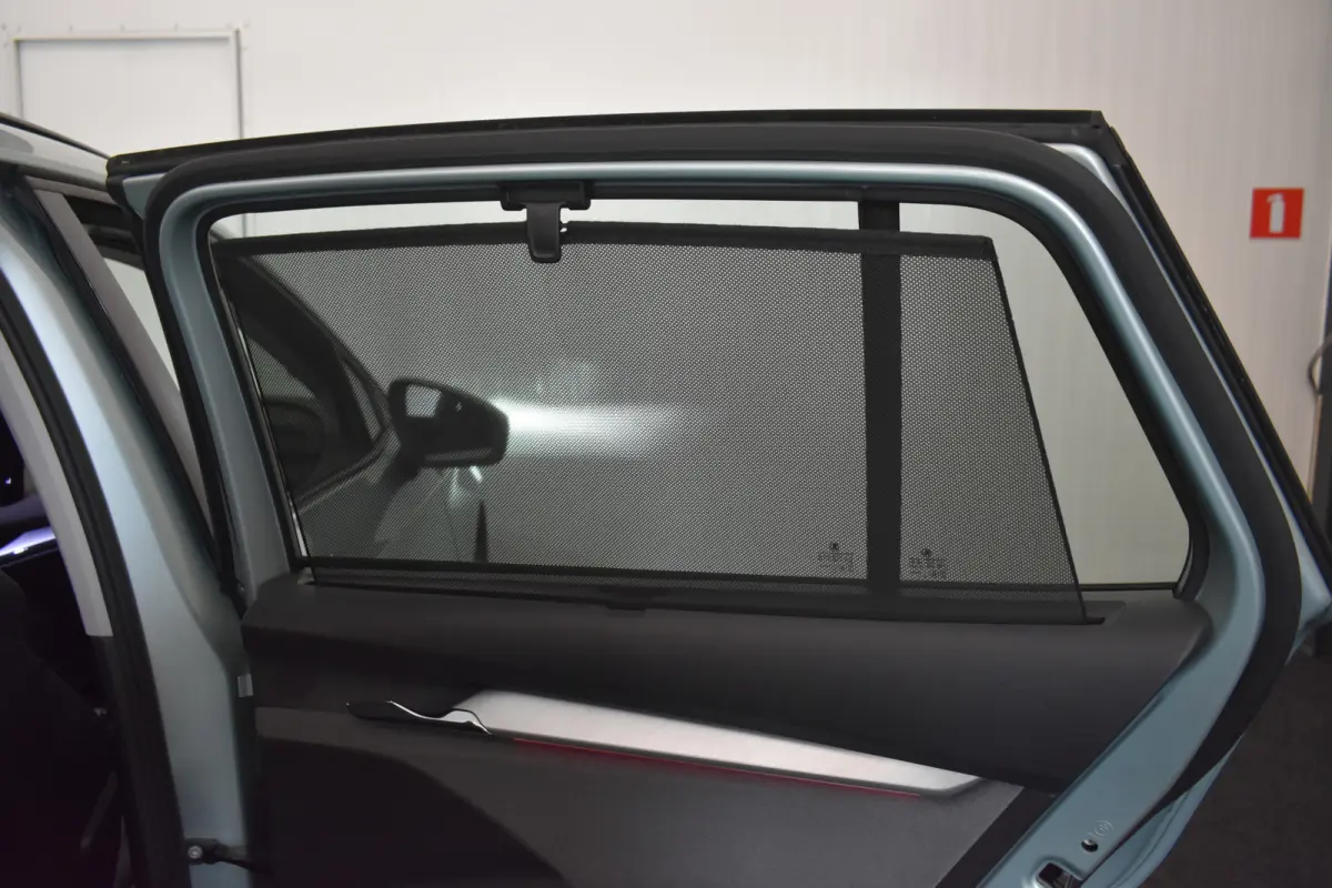 60 Camera EL Trekh Stoelverwarming Keyless