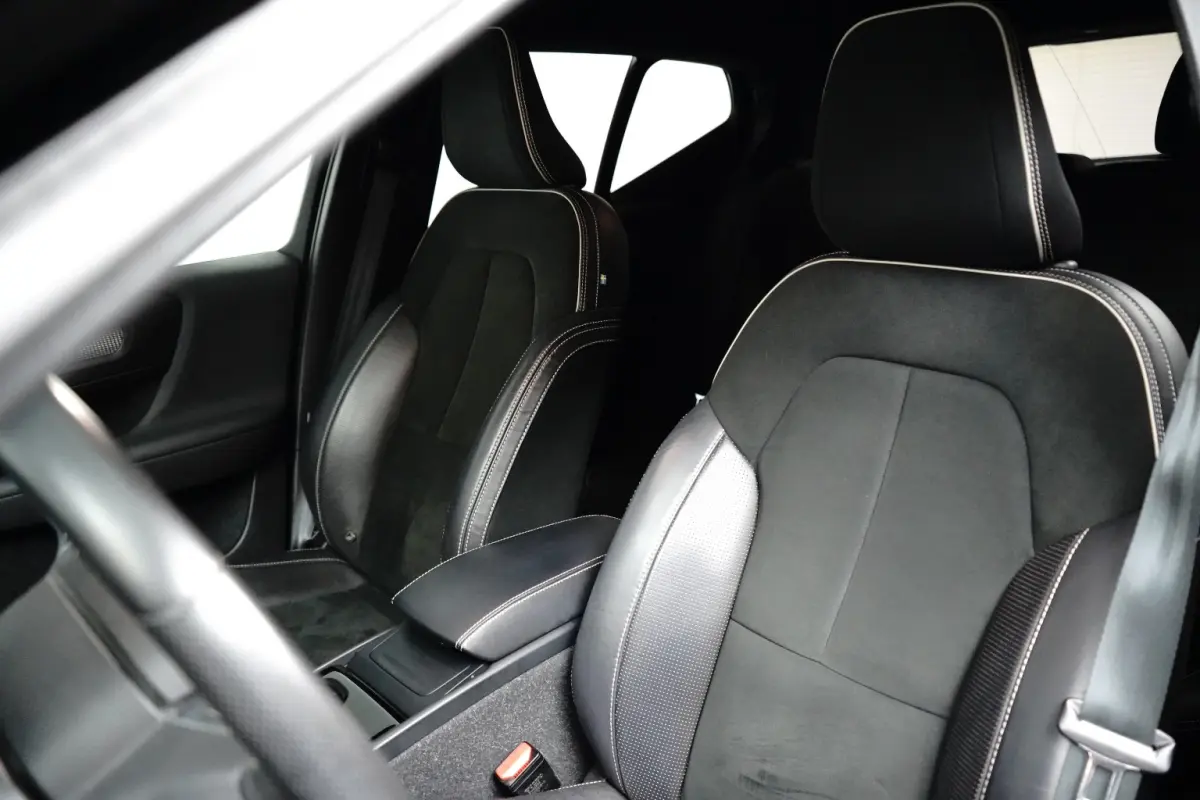 P8 AWD R-Design | Camera | Warmtepomp | 20'' | Apple Carplay/Android Auto | Adapt. Cruise |