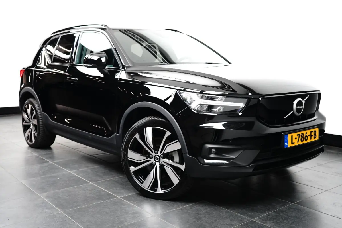 P8 AWD R-Design | Camera | Warmtepomp | 20'' | Apple Carplay/Android Auto | Adapt. Cruise |
