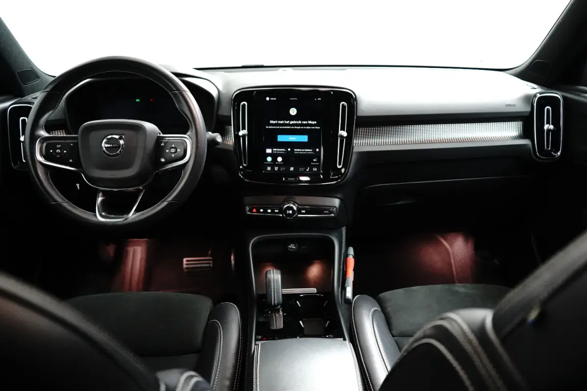 P8 AWD R-Design | Camera | Warmtepomp | 20'' | Apple Carplay/Android Auto | Adapt. Cruise |
