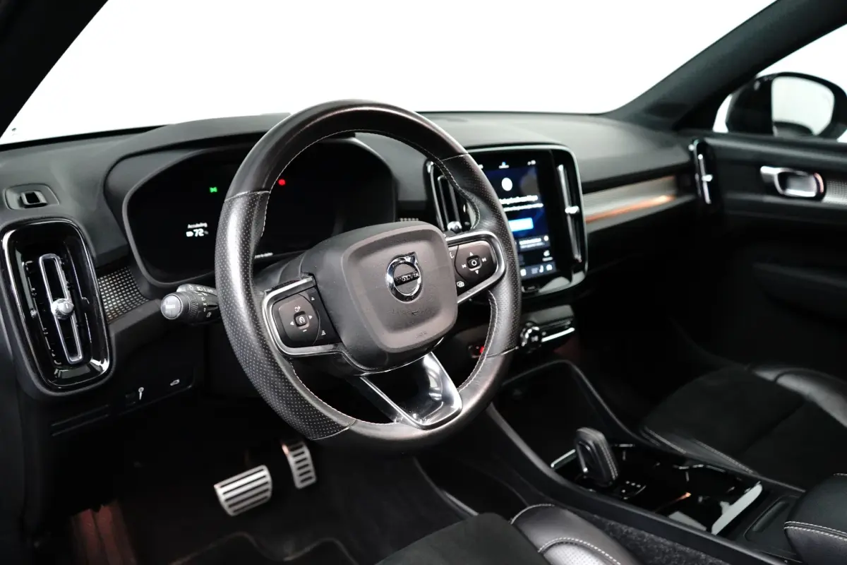 P8 AWD R-Design | Camera | Warmtepomp | 20'' | Apple Carplay/Android Auto | Adapt. Cruise |