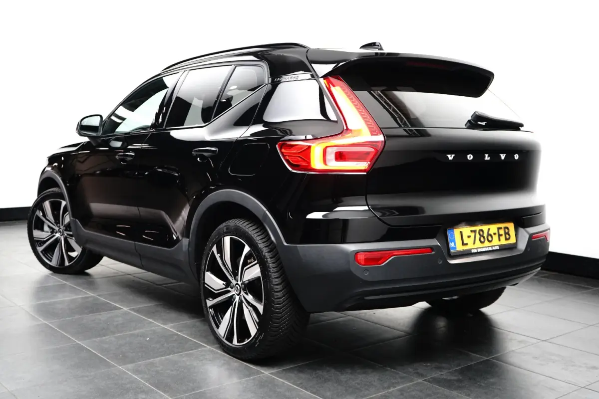 P8 AWD R-Design | Camera | Warmtepomp | 20'' | Apple Carplay/Android Auto | Adapt. Cruise |