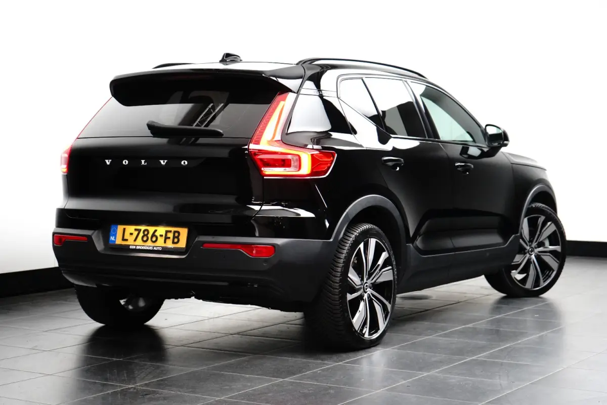 P8 AWD R-Design | Camera | Warmtepomp | 20'' | Apple Carplay/Android Auto | Adapt. Cruise |