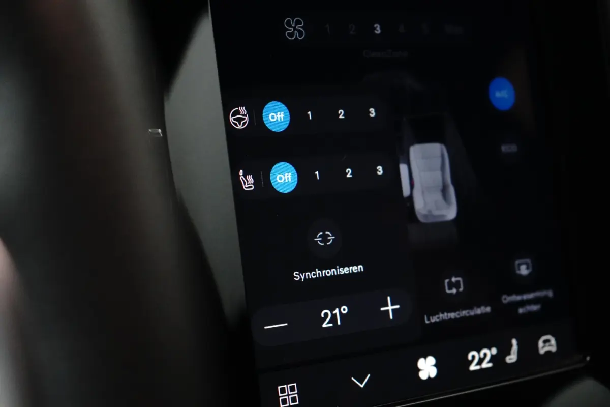 P8 AWD R-Design | Camera | Warmtepomp | 20'' | Apple Carplay/Android Auto | Adapt. Cruise |