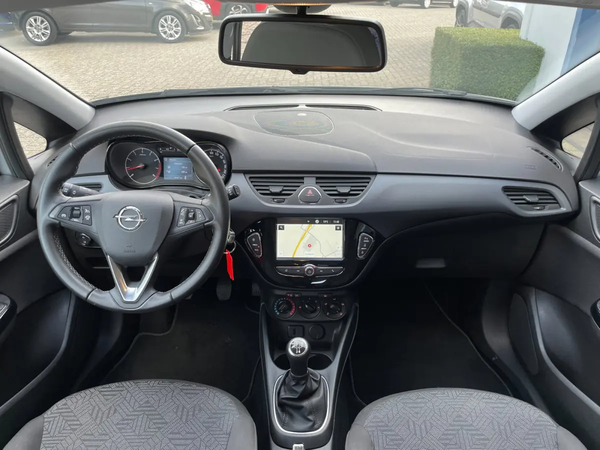 1.4 Favourite | NL-auto | navigatie | pdc achter