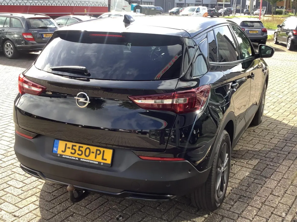 1.2 Turbo Innovation automaat, achteruitrijcamera, trekhaak,