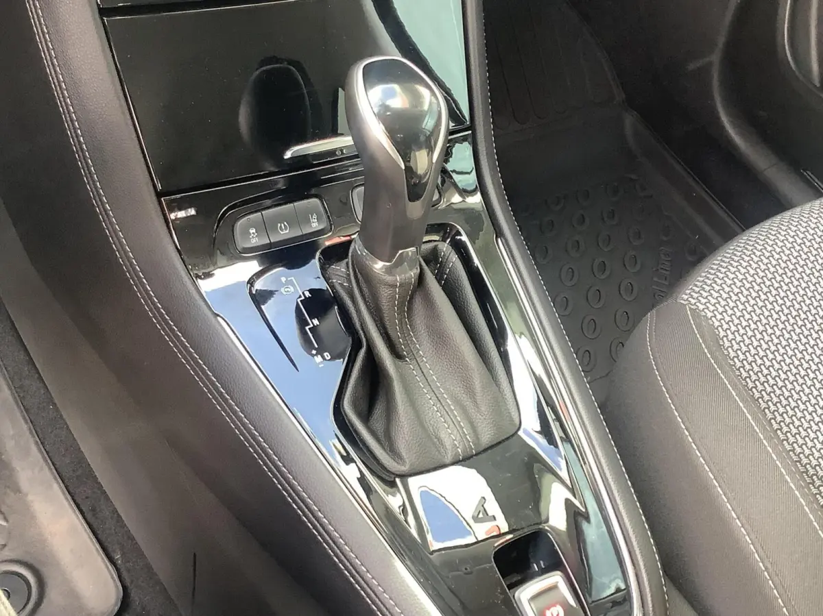 1.2 Turbo Innovation automaat, achteruitrijcamera, trekhaak,