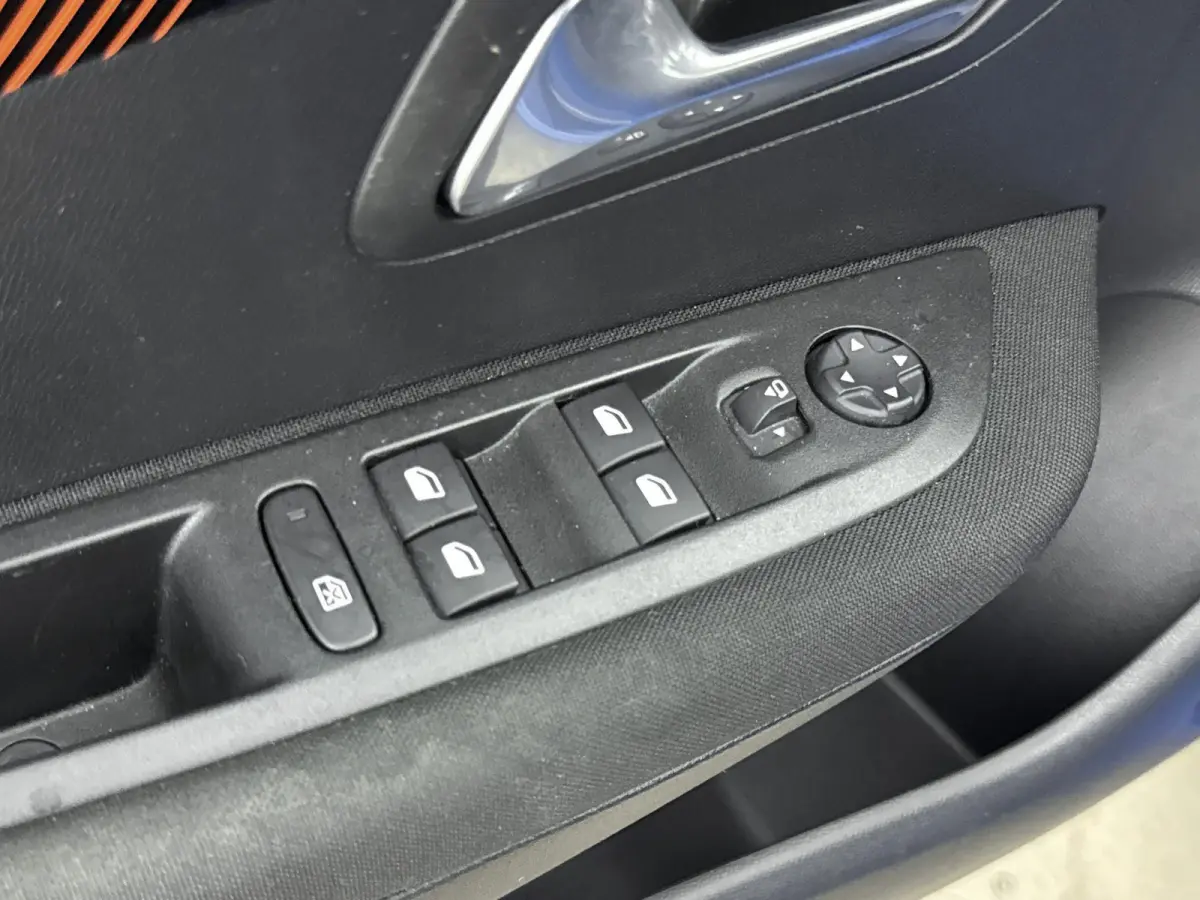 Active Pack 50kWh | 1ste eigenaar | ACCU 100% | Stoelverwarming | Parkeersensoren | Navigatie