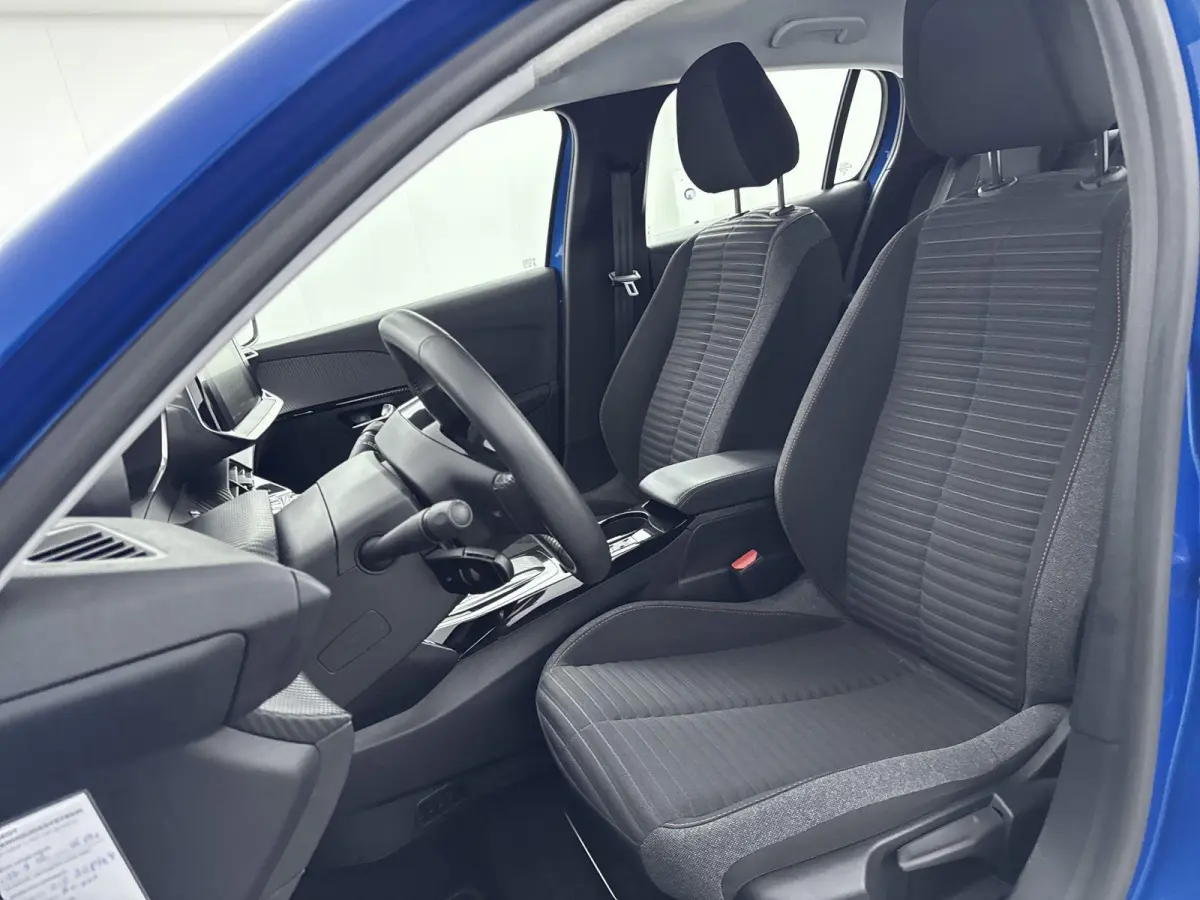 Active Pack 50kWh | 1ste eigenaar | ACCU 100% | Stoelverwarming | Parkeersensoren | Navigatie