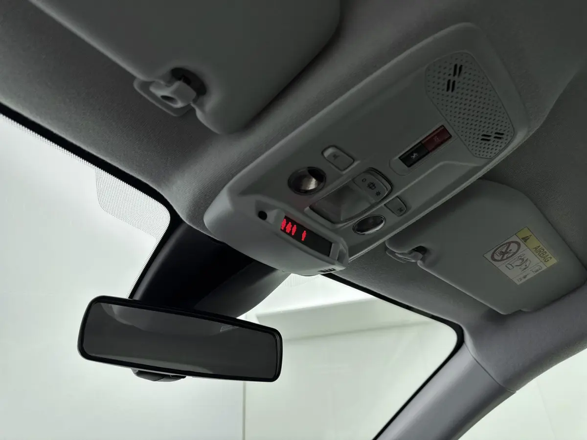 Active Pack 50kWh | 1ste eigenaar | ACCU 100% | Stoelverwarming | Parkeersensoren | Navigatie