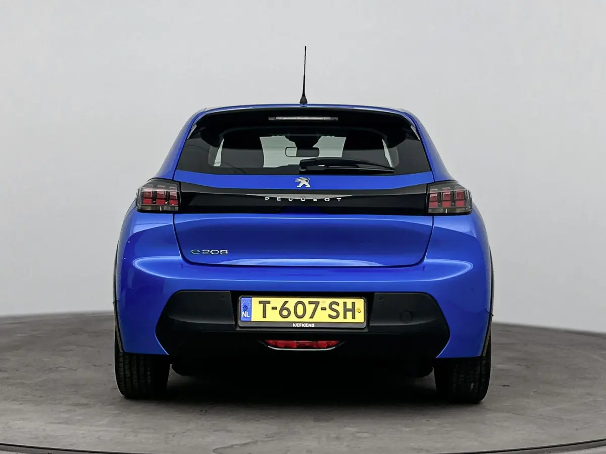Active Pack 50kWh | 1ste eigenaar | ACCU 100% | Stoelverwarming | Parkeersensoren | Navigatie
