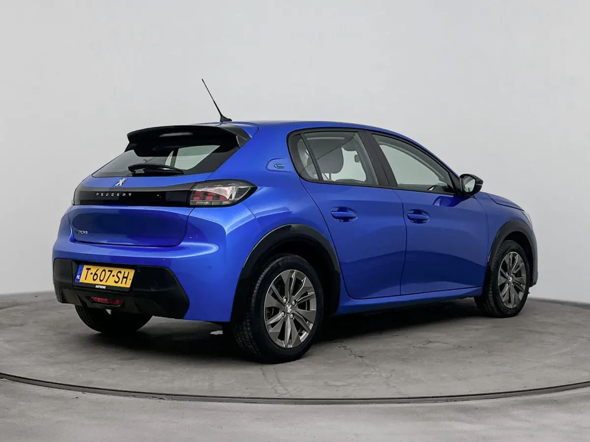 Active Pack 50kWh | 1ste eigenaar | ACCU 100% | Stoelverwarming | Parkeersensoren | Navigatie