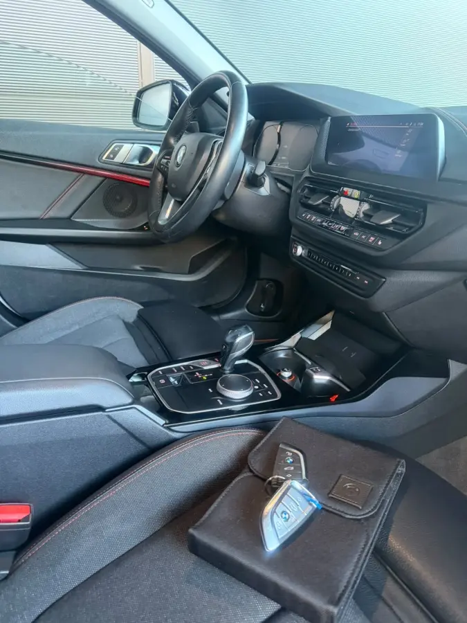 118i | SPORT | AUT | LED | leer | Clima | Navi |