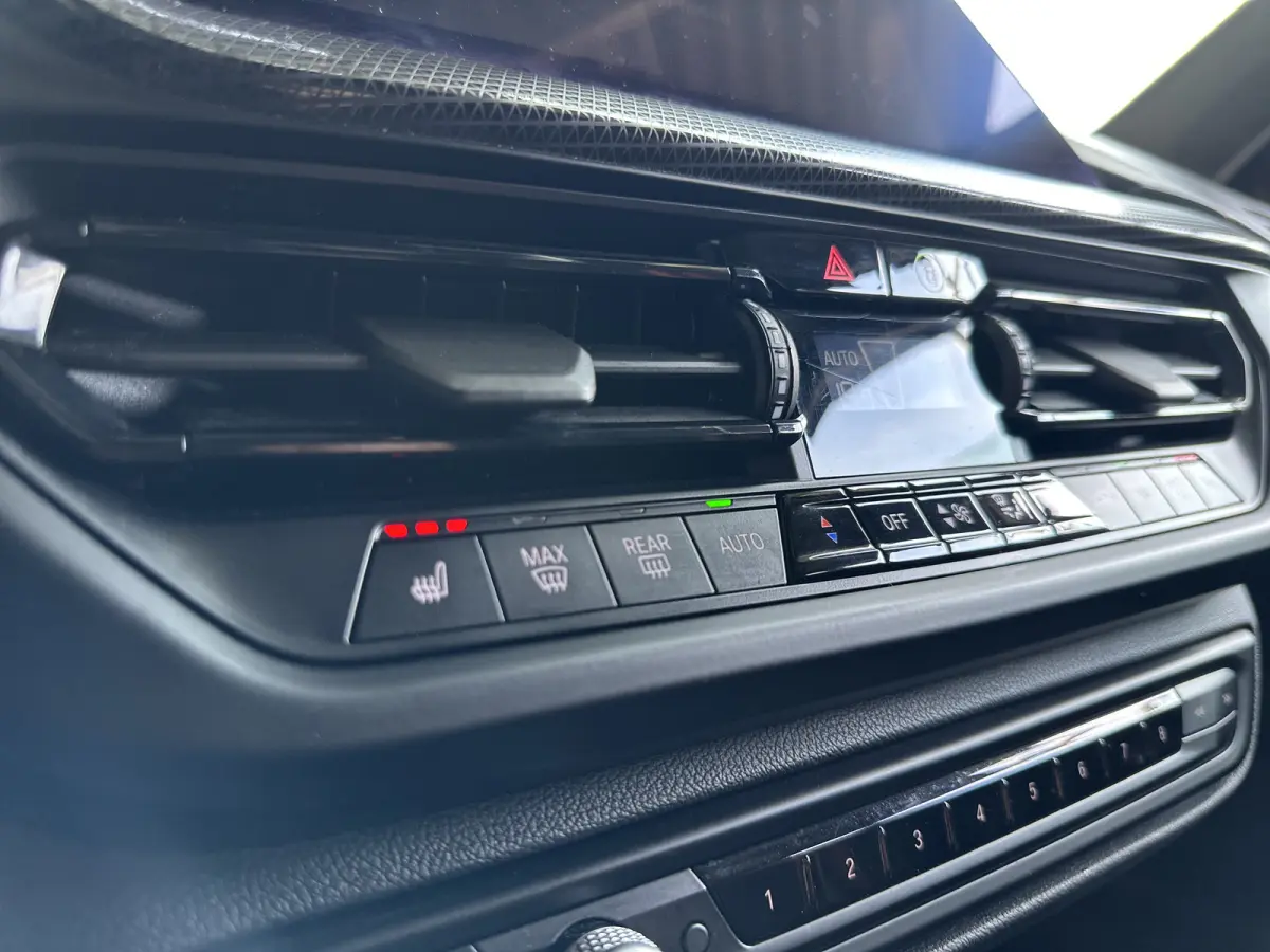 118i | SPORT | AUT | LED | leer | Clima | Navi |