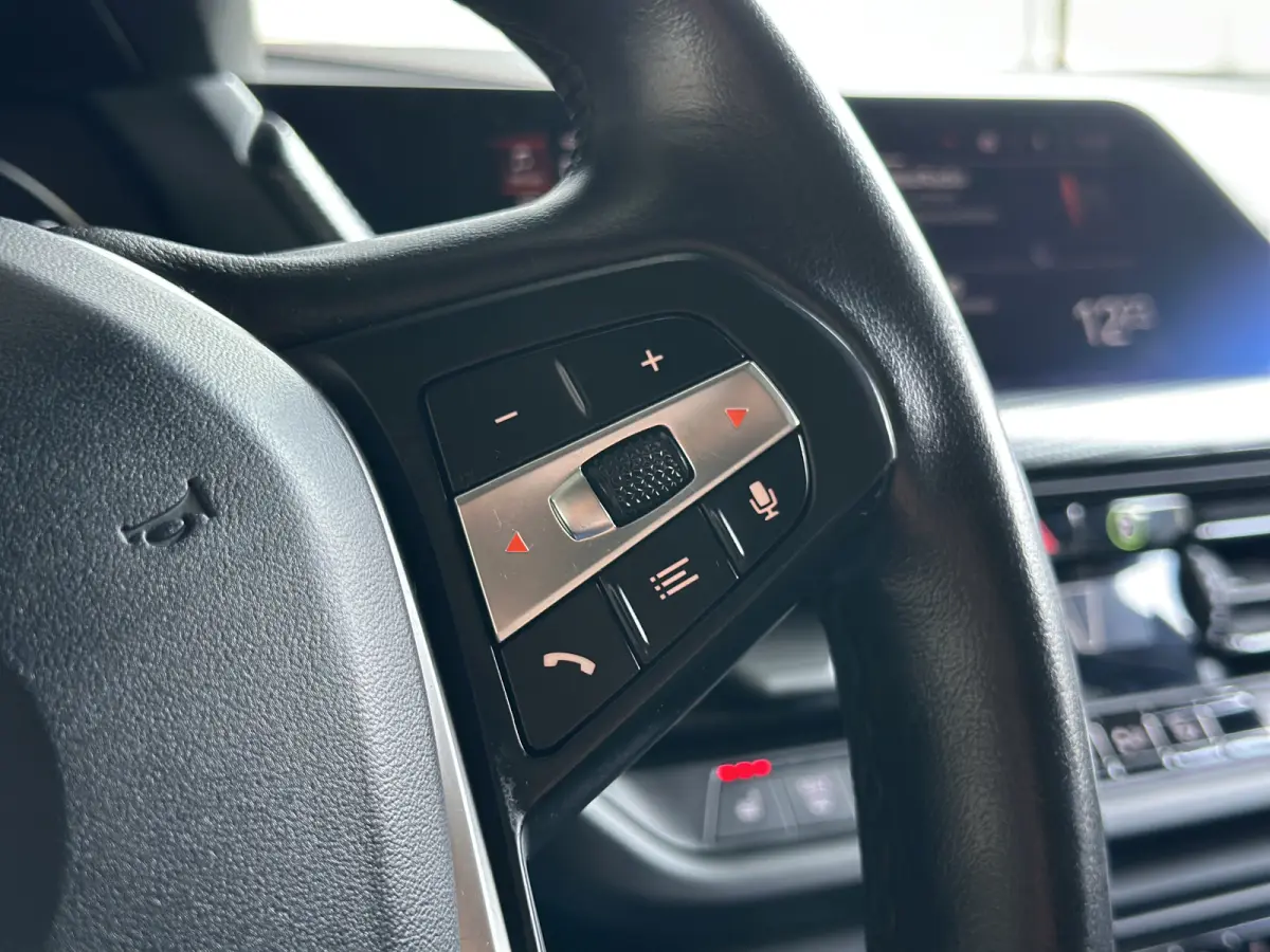 118i | SPORT | AUT | LED | leer | Clima | Navi |