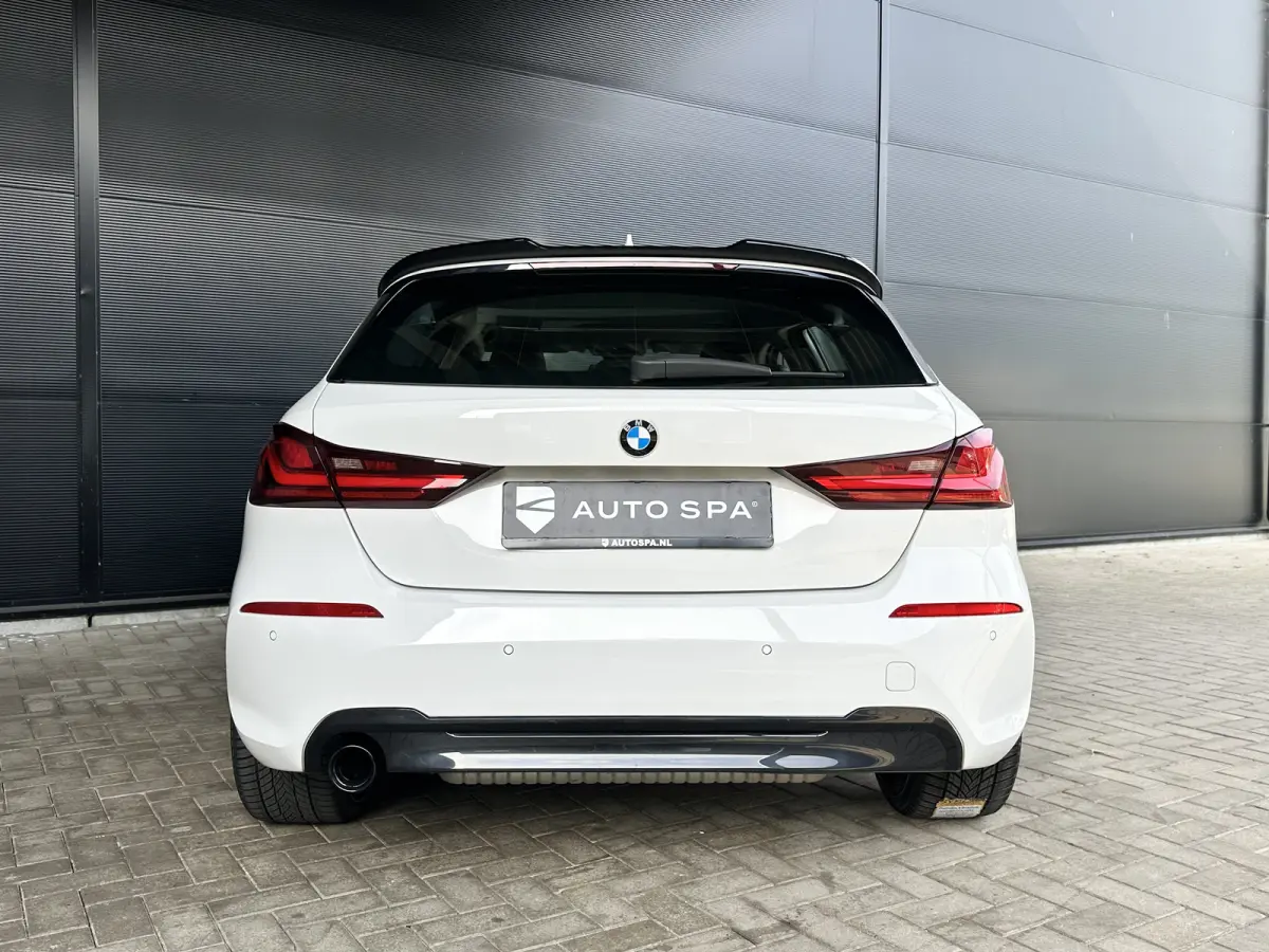 118i | SPORT | AUT | LED | leer | Clima | Navi |