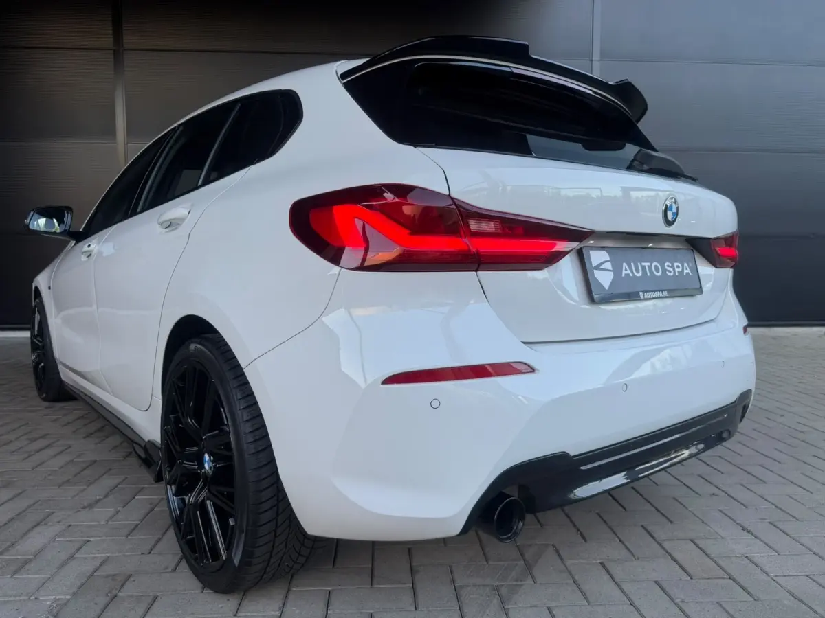 118i | SPORT | AUT | LED | leer | Clima | Navi |