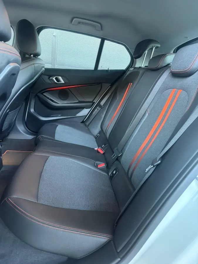 118i | SPORT | AUT | LED | leer | Clima | Navi |