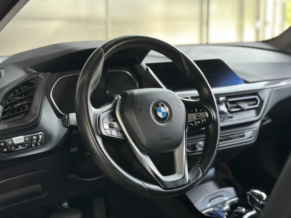 118i | SPORT | AUT | LED | leer | Clima | Navi |