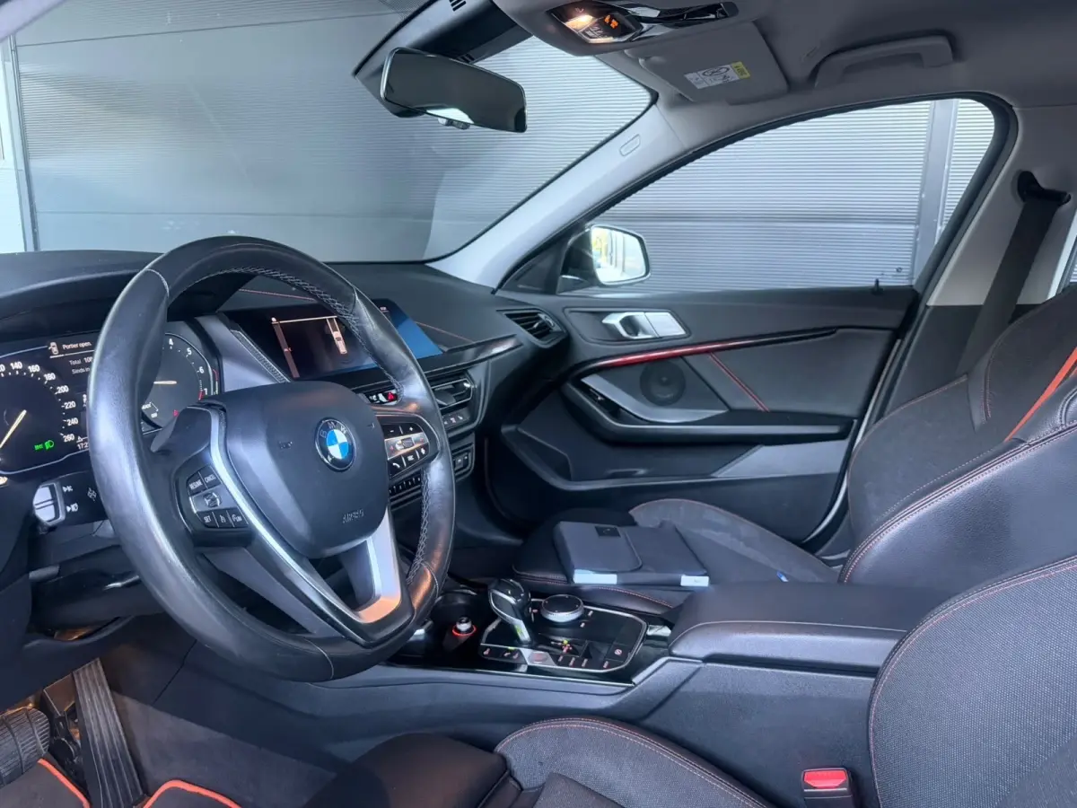 118i | SPORT | AUT | LED | leer | Clima | Navi |