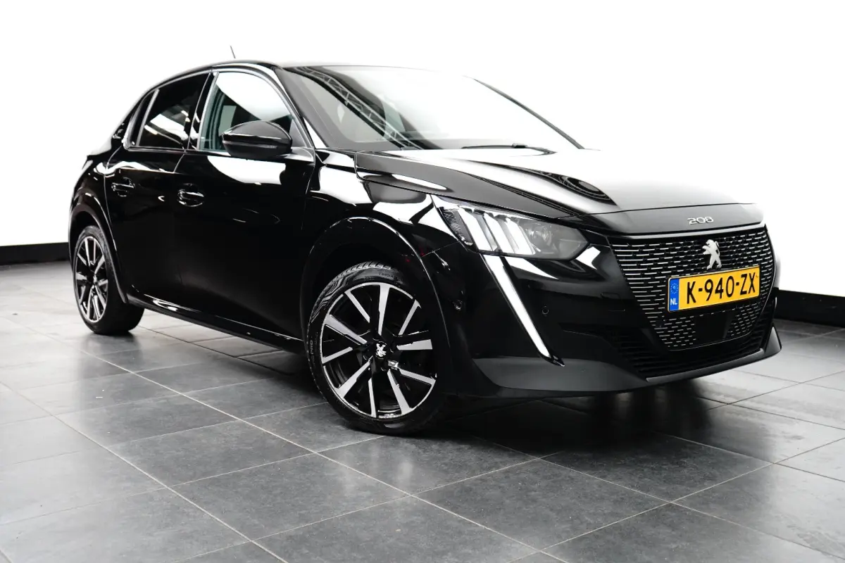 1.2 PureTech GT Pack | Navi | Alcantara | Verw. stoelen + Massage | Camera | Keyless | Ad. Cruise |