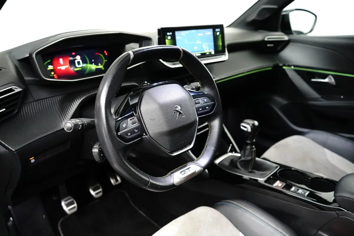 1.2 PureTech GT Pack | Navi | Alcantara | Verw. stoelen + Massage | Camera | Keyless | Ad. Cruise |