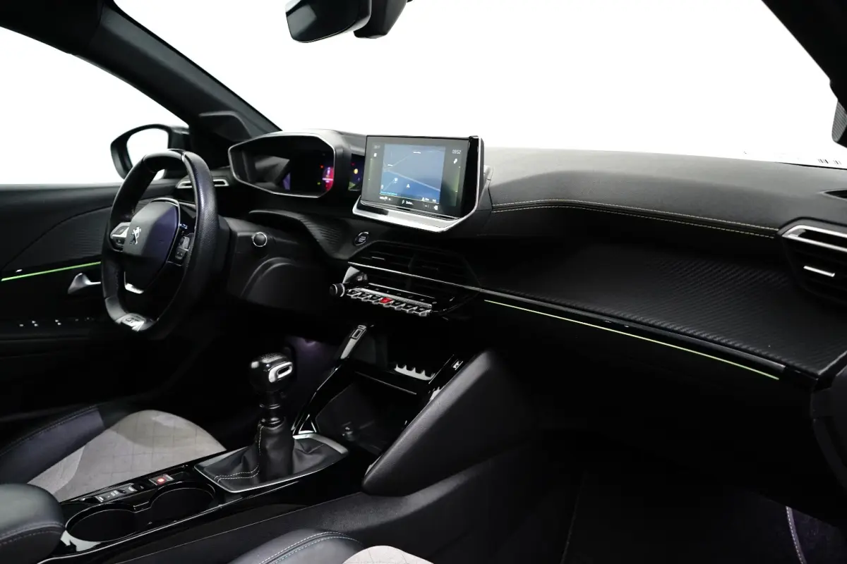1.2 PureTech GT Pack | Navi | Alcantara | Verw. stoelen + Massage | Camera | Keyless | Ad. Cruise |