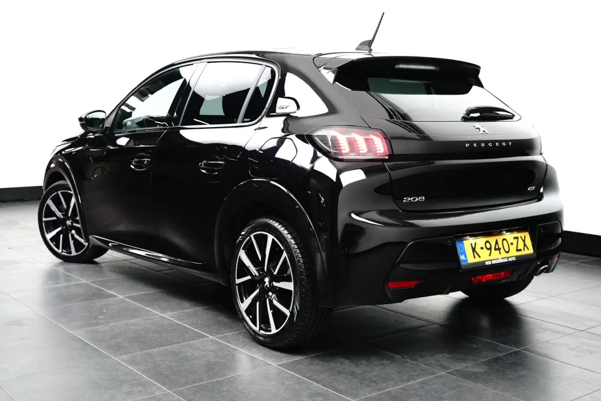 1.2 PureTech GT Pack | Navi | Alcantara | Verw. stoelen + Massage | Camera | Keyless | Ad. Cruise |