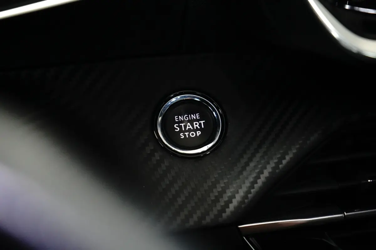 1.2 PureTech GT Pack | Navi | Alcantara | Verw. stoelen + Massage | Camera | Keyless | Ad. Cruise |