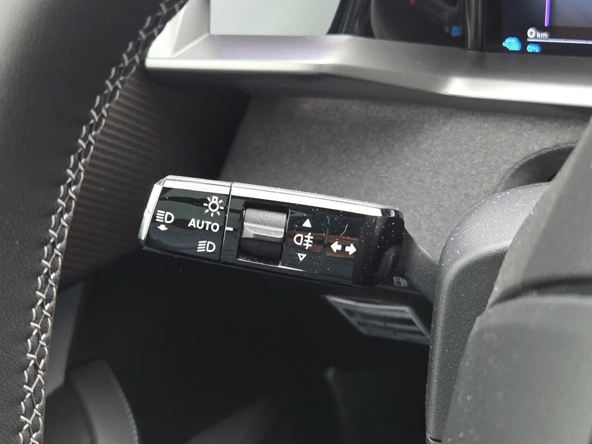 1.6 Turbo Plug-in-Hybrid GS Tot 8 jaar garantie | Panoramadak | Stuur + Stoelverwarming | Camera | Keyless | Adaptive CC |