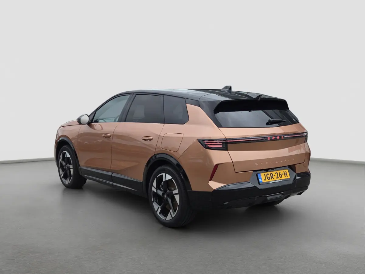 1.6 Turbo Plug-in-Hybrid GS Tot 8 jaar garantie | Panoramadak | Stuur + Stoelverwarming | Camera | Keyless | Adaptive CC |
