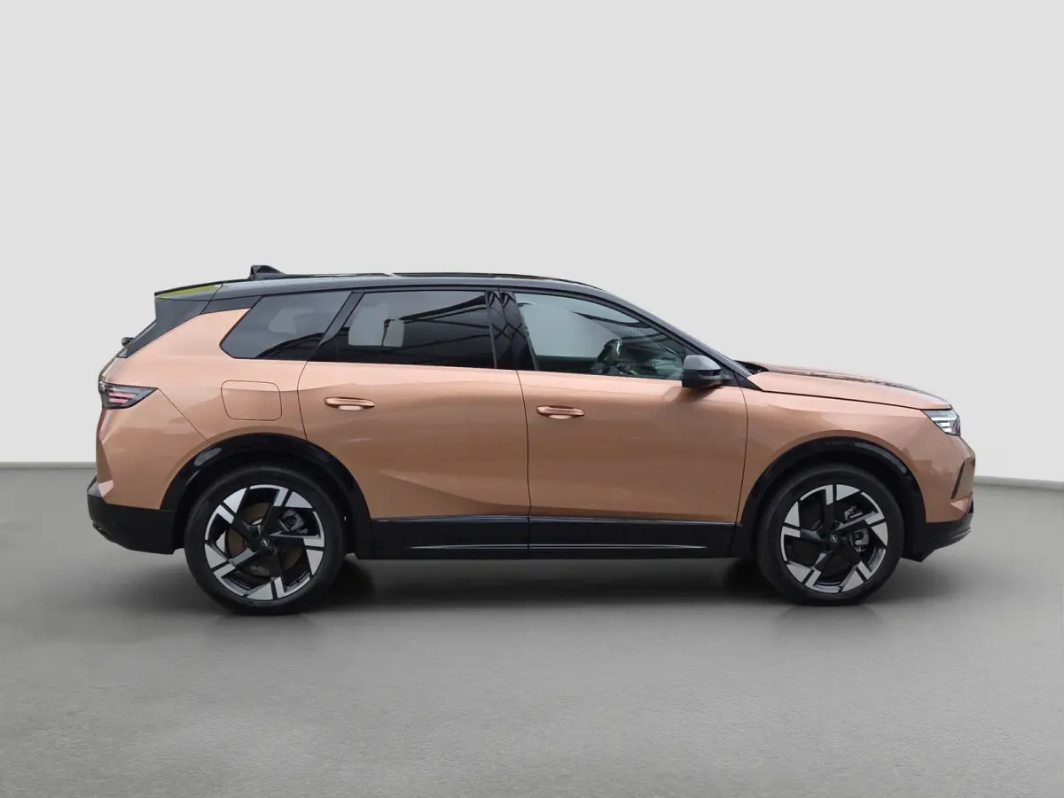 1.6 Turbo Plug-in-Hybrid GS Tot 8 jaar garantie | Panoramadak | Stuur + Stoelverwarming | Camera | Keyless | Adaptive CC |