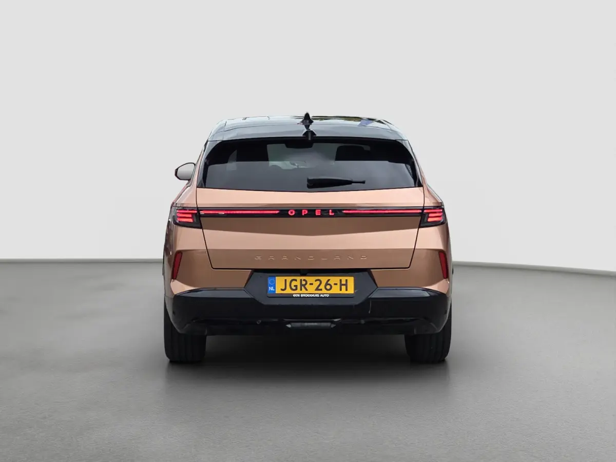 1.6 Turbo Plug-in-Hybrid GS Tot 8 jaar garantie | Panoramadak | Stuur + Stoelverwarming | Camera | Keyless | Adaptive CC |