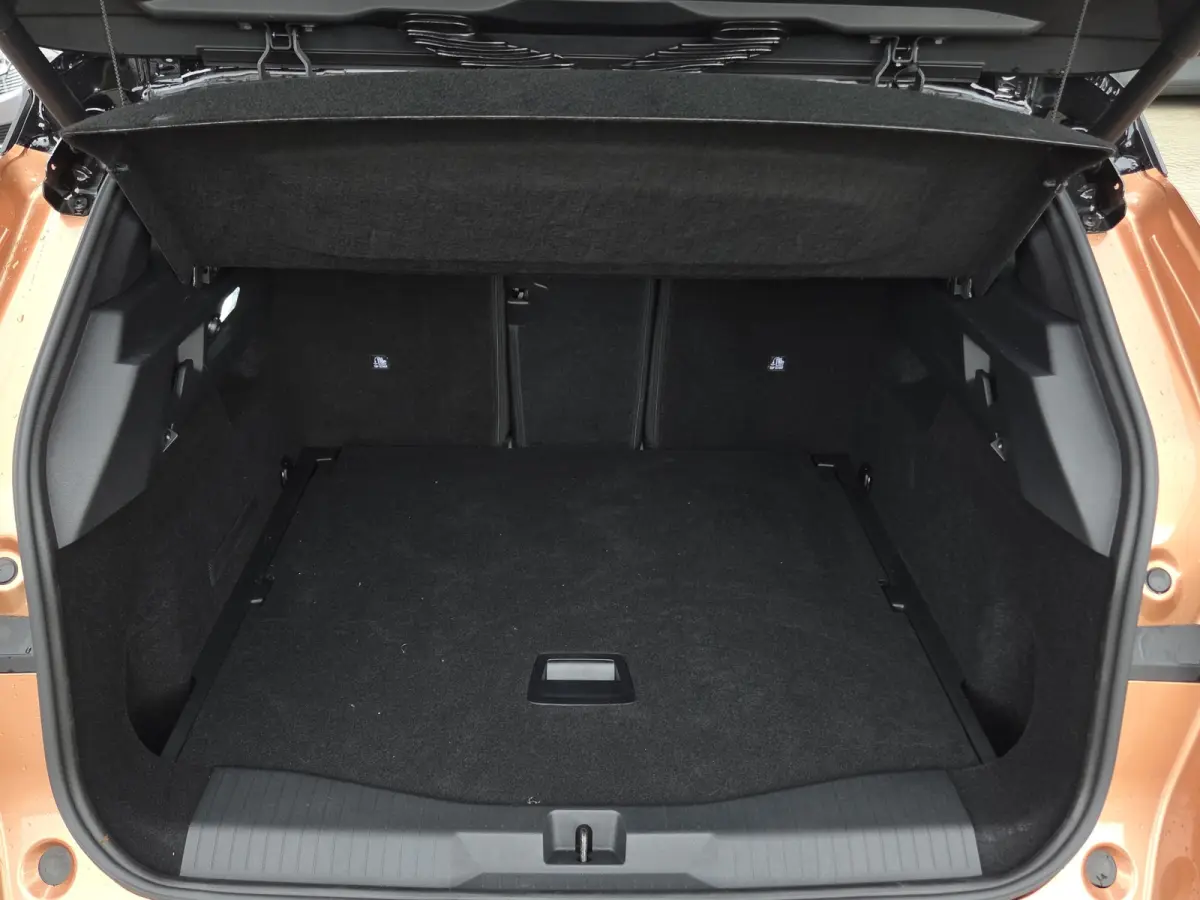 1.6 Turbo Plug-in-Hybrid GS Tot 8 jaar garantie | Panoramadak | Stuur + Stoelverwarming | Camera | Keyless | Adaptive CC |