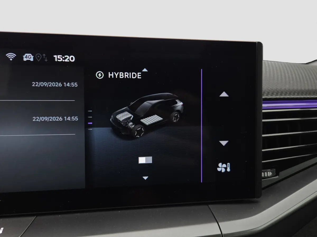 1.6 Turbo Plug-in-Hybrid GS Tot 8 jaar garantie | Panoramadak | Stuur + Stoelverwarming | Camera | Keyless | Adaptive CC |
