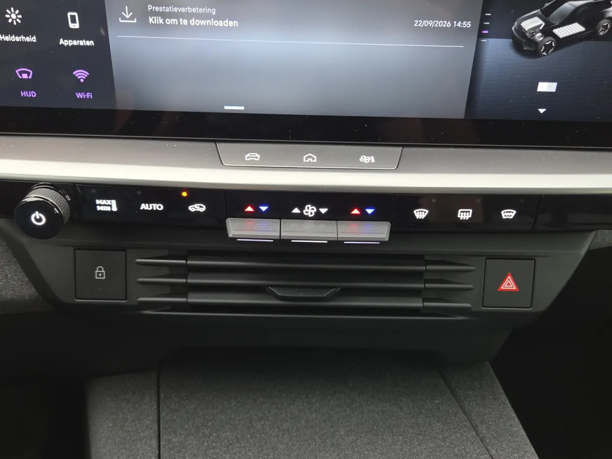 1.6 Turbo Plug-in-Hybrid GS Tot 8 jaar garantie | Panoramadak | Stuur + Stoelverwarming | Camera | Keyless | Adaptive CC |