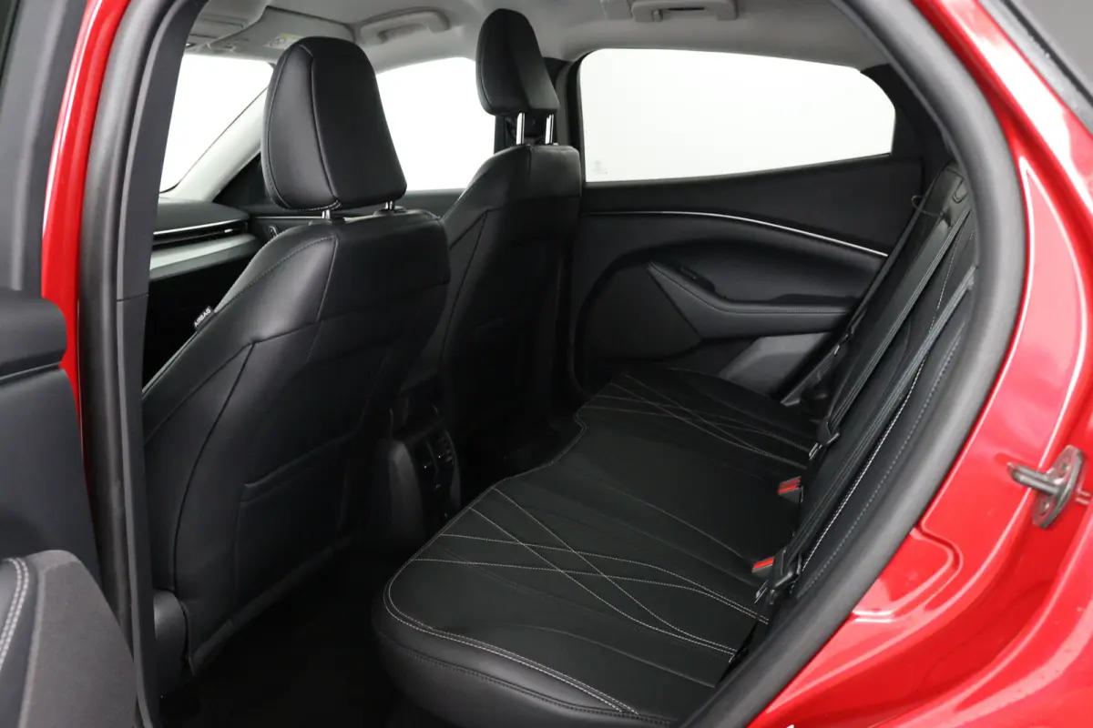 RWD 75 kWh | Dealer Onderhouden! | 1e Eigenaar! | Leder | Winterpack | Camera | Clima | Cruise Adaptive | LED | Keyless | Lichtmetalen Velgen