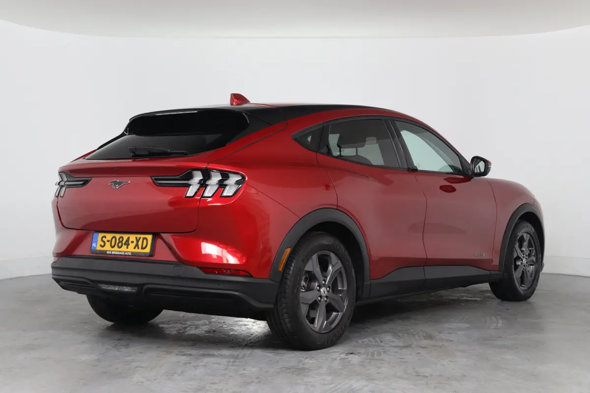 RWD 75 kWh | Dealer Onderhouden! | 1e Eigenaar! | Leder | Winterpack | Camera | Clima | Cruise Adaptive | LED | Keyless | Lichtmetalen Velgen