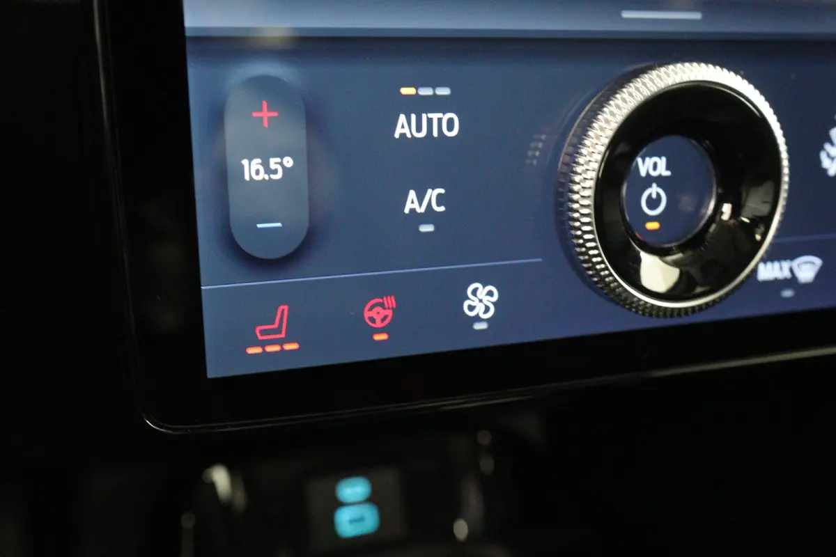 RWD 75 kWh | Dealer Onderhouden! | 1e Eigenaar! | Leder | Winterpack | Camera | Clima | Cruise Adaptive | LED | Keyless | Lichtmetalen Velgen