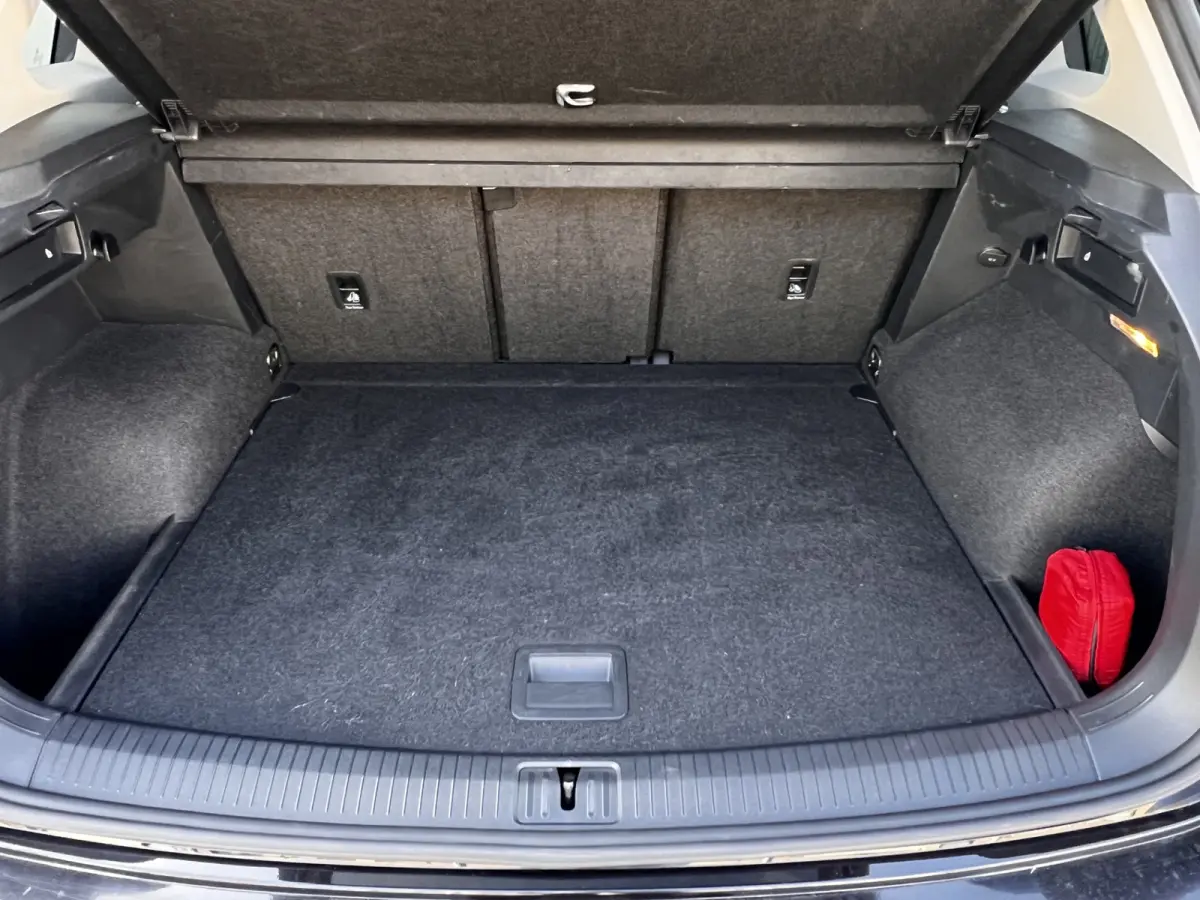 2.0 TDI 4Motion Highline Business R Black Style / Head Up / 360 Camera / Adaptief Demping / 20" Black Style Velg / Afn Trek Haak / CarPlay / Digi Dash / Afn Trekhaak / Privacy Glas / Navigat