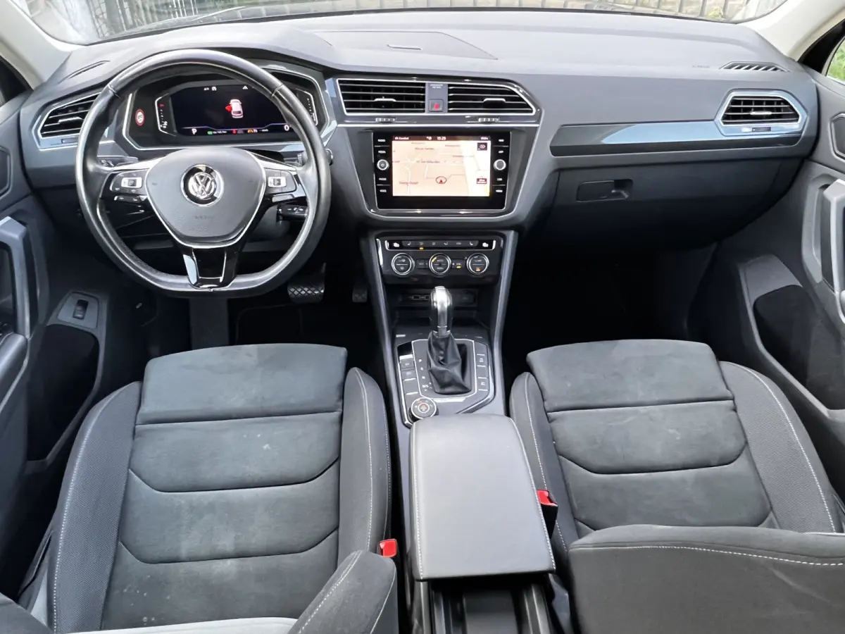 2.0 TDI 4Motion Highline Business R Black Style / Head Up / 360 Camera / Adaptief Demping / 20" Black Style Velg / Afn Trek Haak / CarPlay / Digi Dash / Afn Trekhaak / Privacy Glas / Navigat