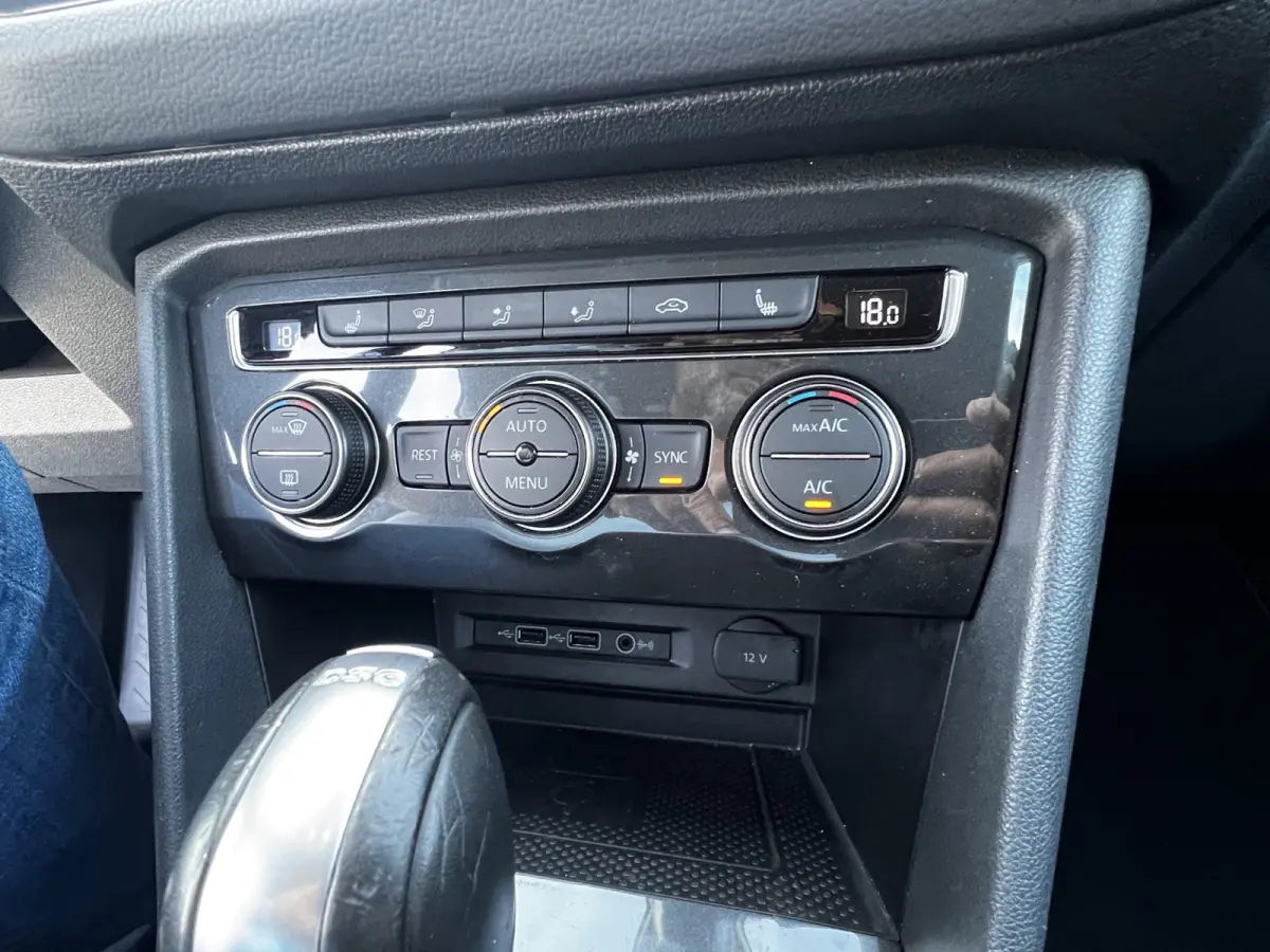2.0 TDI 4Motion Highline Business R Black Style / Head Up / 360 Camera / Adaptief Demping / 20" Black Style Velg / Afn Trek Haak / CarPlay / Digi Dash / Afn Trekhaak / Privacy Glas / Navigat