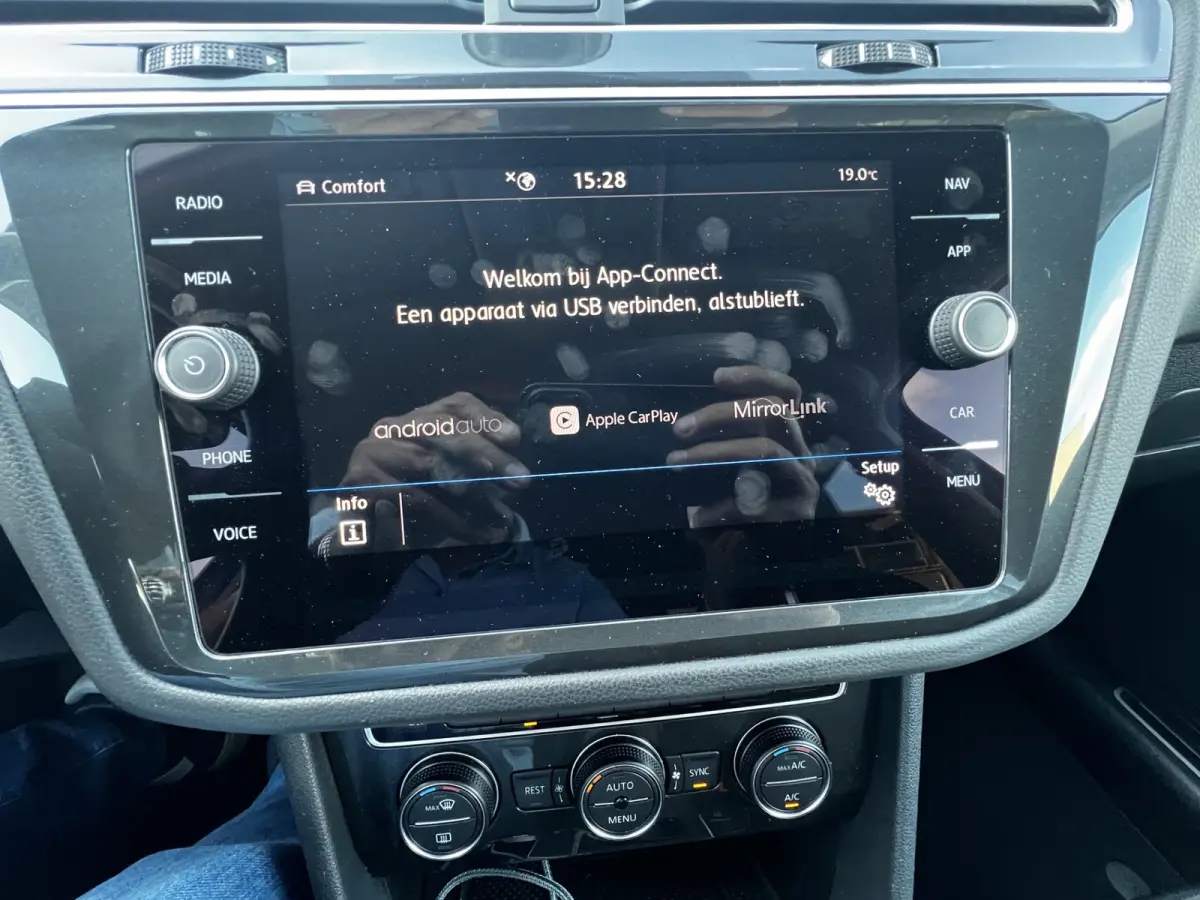 2.0 TDI 4Motion Highline Business R Black Style / Head Up / 360 Camera / Adaptief Demping / 20" Black Style Velg / Afn Trek Haak / CarPlay / Digi Dash / Afn Trekhaak / Privacy Glas / Navigat